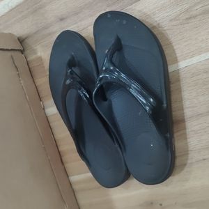 Ladies flip flops